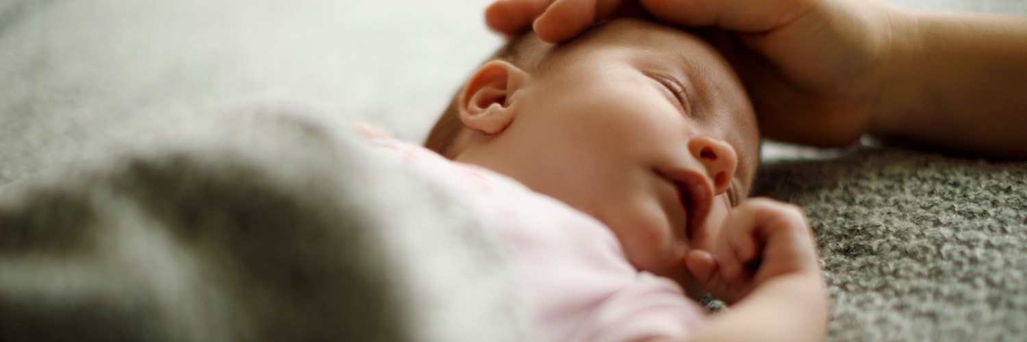 Når babyen altid vender hovedet til én side